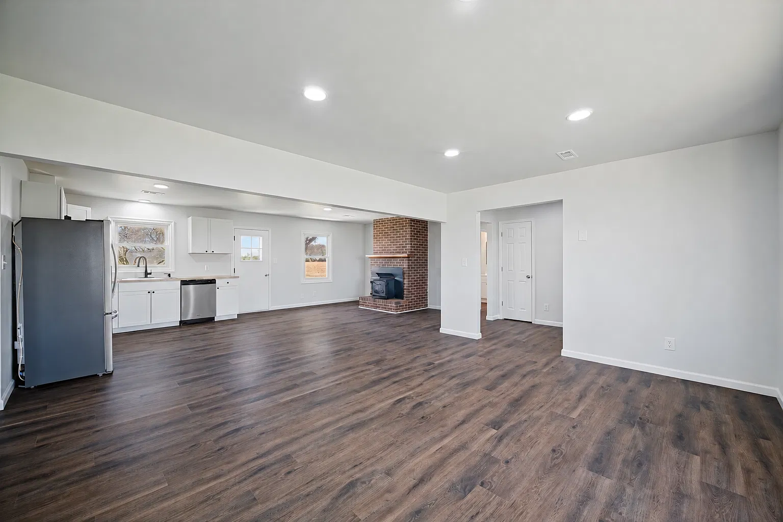 4 bed, 1564 sqft, $2,400 — Photo 3
