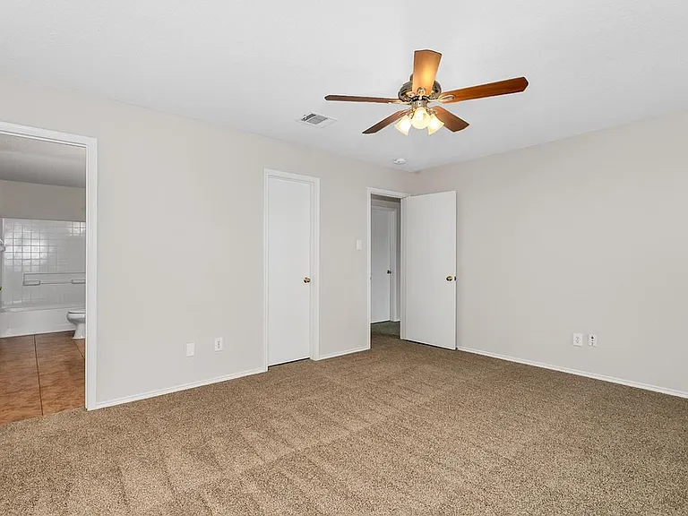 2152 Laughlin Rd — Photo 21