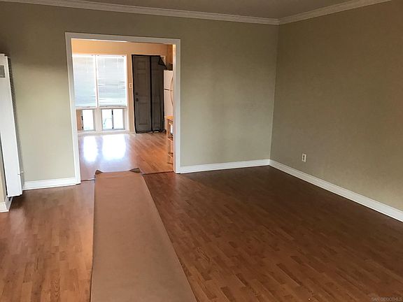 4th image of 4944-46 Iroquois Ave