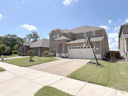 212 Stonebrook Trl Photo 1