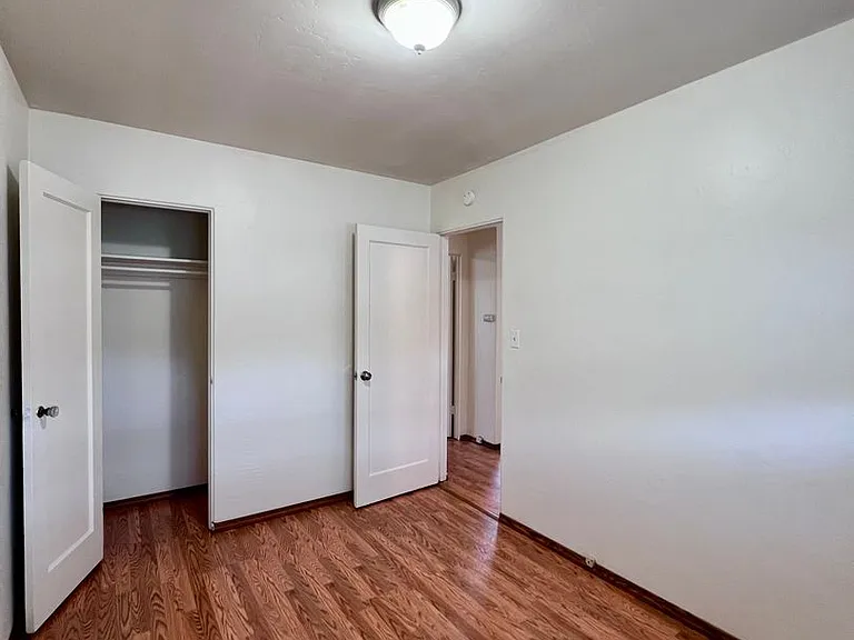 4720-34 Wilson Ave #4728-1/2 — Photo 15