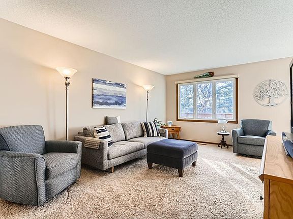 5th image of 4529 Margaret St
