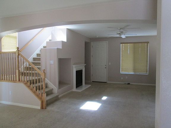 4th image of 2446 White Dr