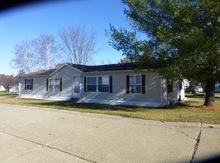 40 Sandalwood Ct, Attica, MI 48412