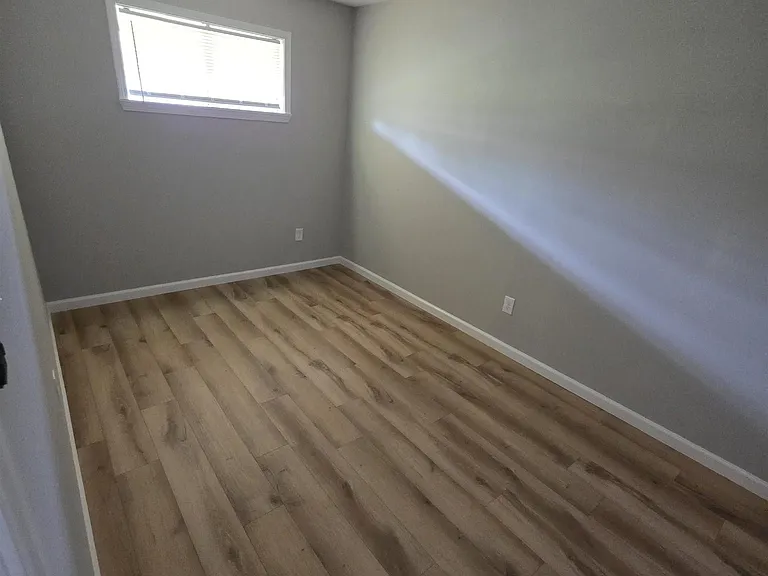 2718 Kenwood Rd #28 — Photo 8