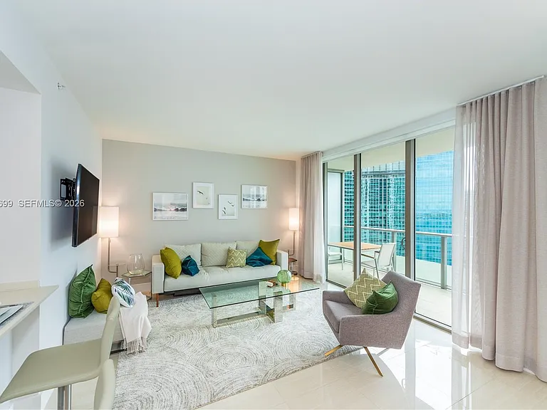 1300 Brickell Bay Dr #2900 — Photo 2