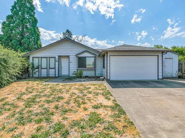 681 Farnsworth Dr, Central Pt, OR 97502