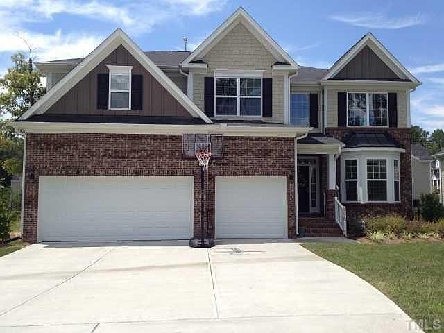 1st image of 604 Harkness Cir