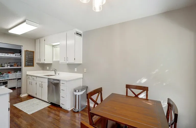 468 Laurel Ave — Photo 11