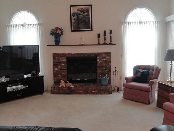 3rd image of 26969 Shawnee Dr
