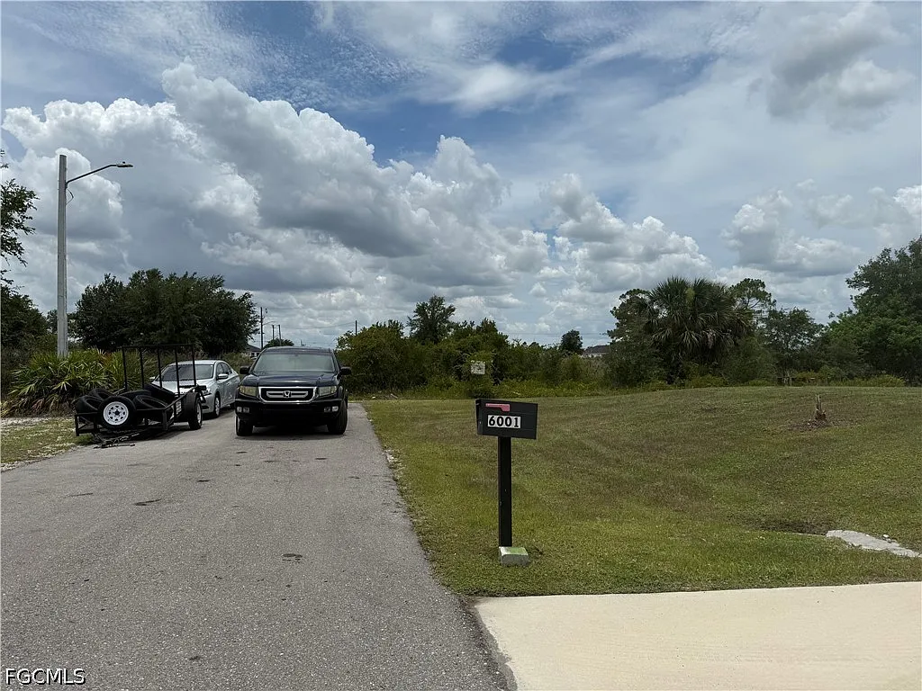 3 bed, 2.0 bath, 928 sqft, $1,750 — Photo 4