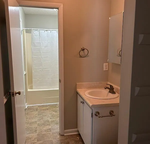 917 Odom Dr — Photo 13