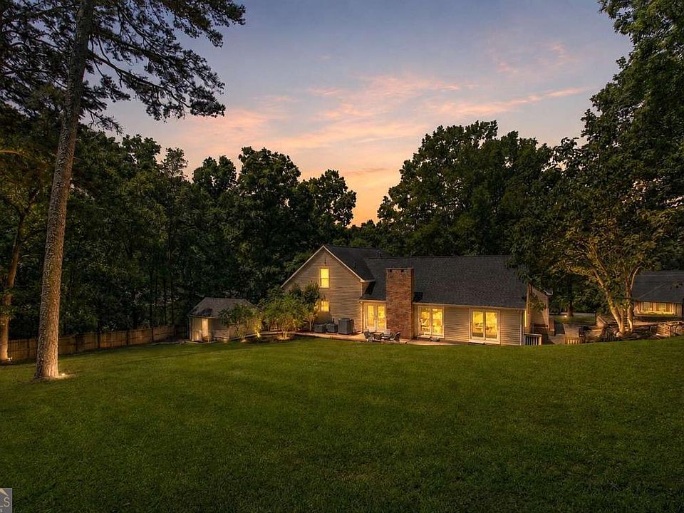 1st image of 224 Shadowood Dr SE