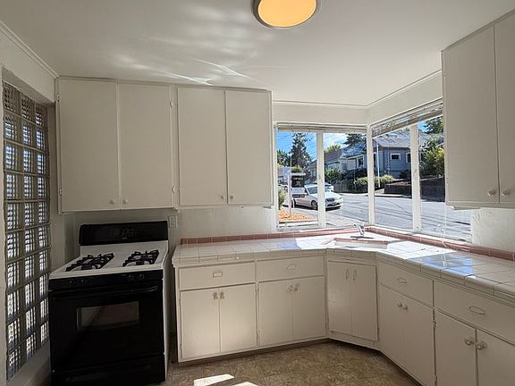 2nd image of 343 West St