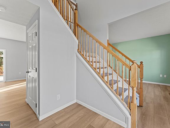 4th image of 331 Moores Branch Cir