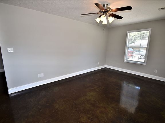 2nd image of 333 Rossview Rd APT A