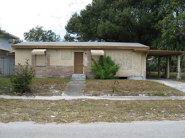 1st image of 409 NW 15th Way