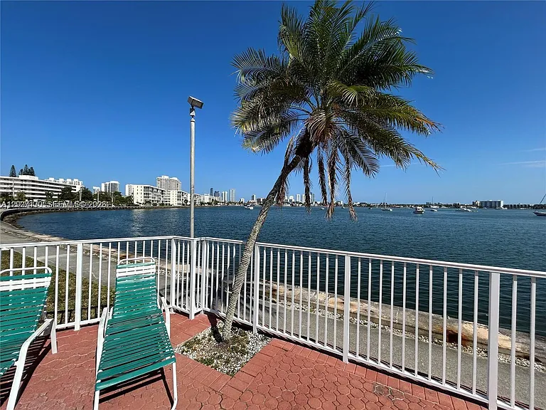2910 Point East Dr #M609 — Photo 6