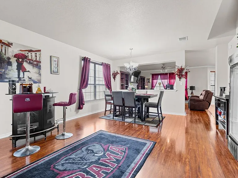 2802 Scottsdale Dr — Photo 3