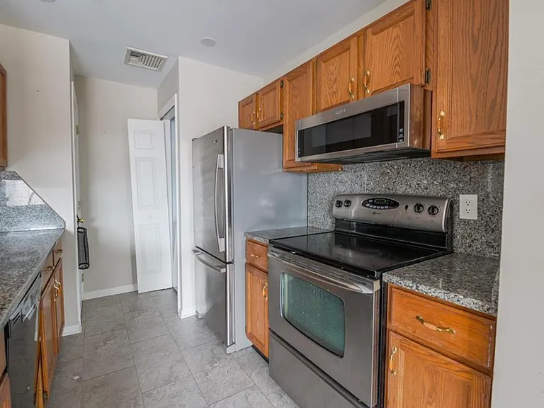 410 Canal Park #410 — Photo 3