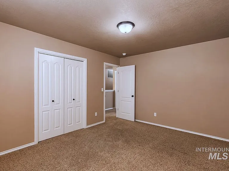 5729 S Moreya Ave — Photo 29