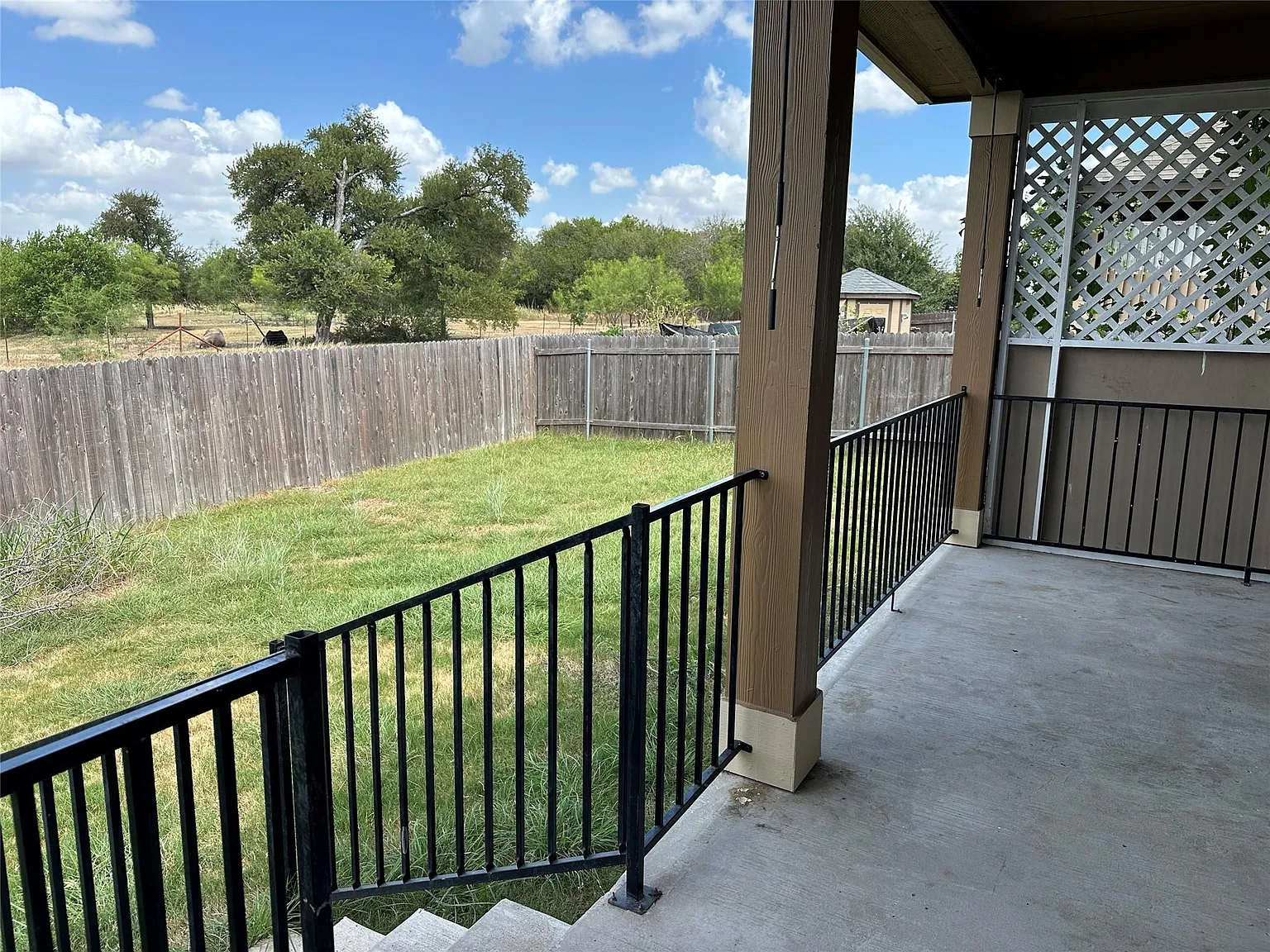 4 bed, 2.0 bath, 1678 sqft, $2,000 — Photo 3