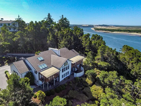 50 Shoreline Dr, Florence, OR 97439