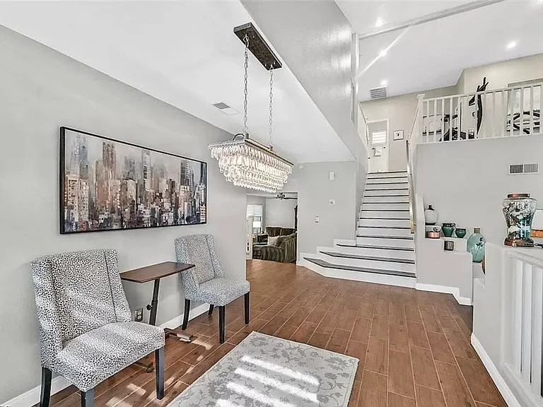 7882 W Gilmore Ave — Photo 9