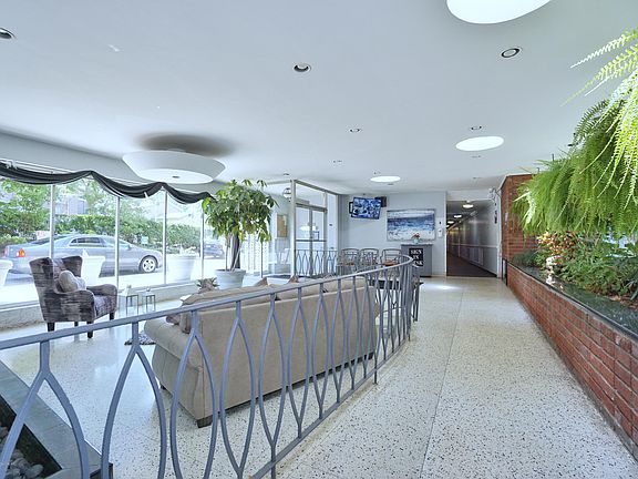 5th image of 55 Austin Pl #2L