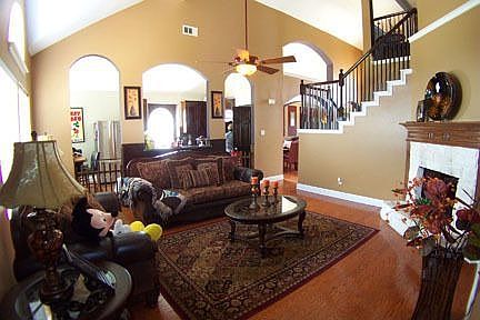 5th image of 303 Larkspur Ct