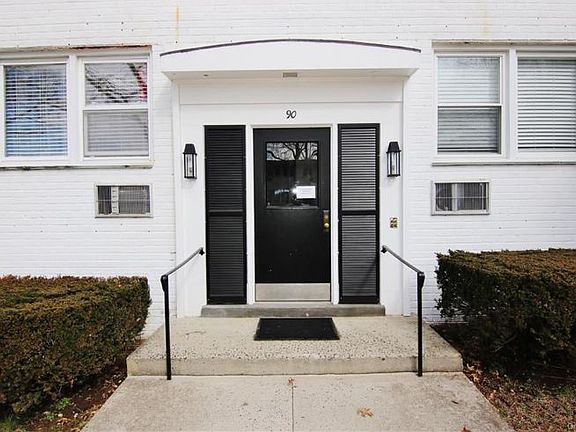 3rd image of 90 Avon Cir #1D
