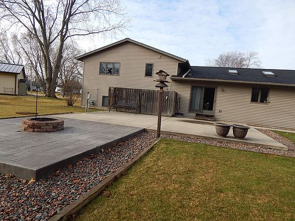 3rd image of 301 N Harris Ave