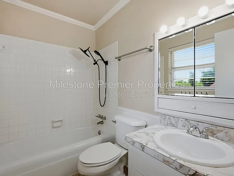 302 Iowa St — Photo 17