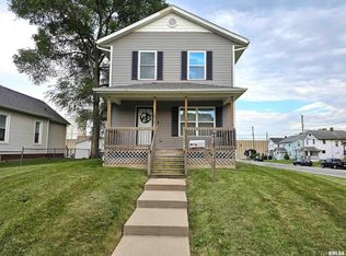 2039 Dixwell St, Davenport, IA 52802
