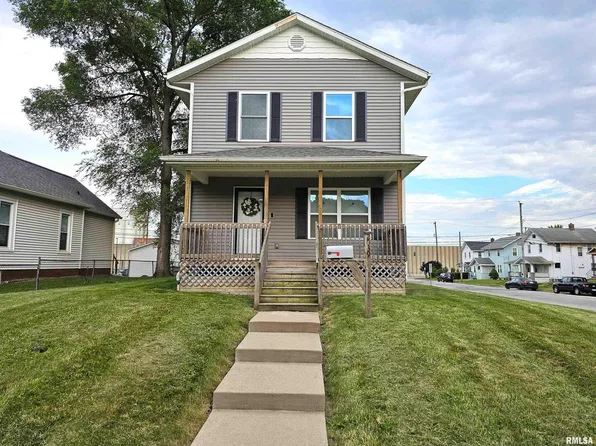 2039 Dixwell St, Davenport, IA 52802