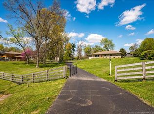 6702 Appleleaf Ln, Sellersburg, IN 47172