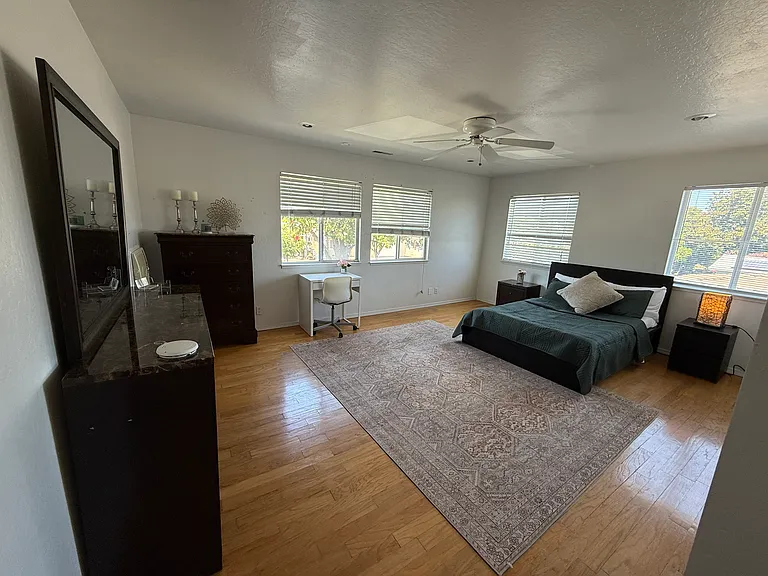 786 Santa Paula Ave — Photo 3