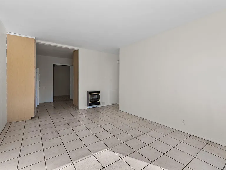 151 S Myers St — Photo 5