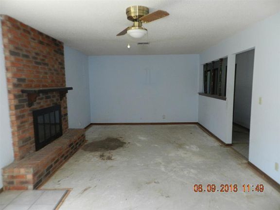Additional Living Room