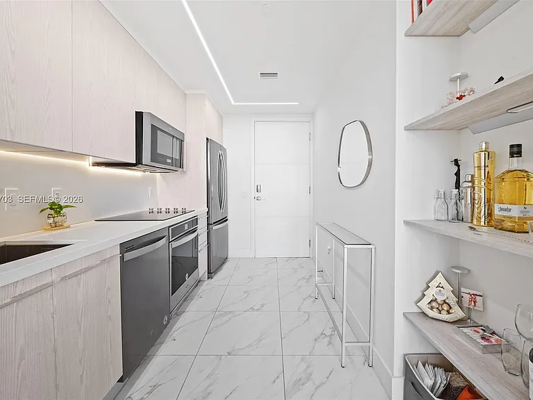 2000 Metropica Way #508 — Photo 8