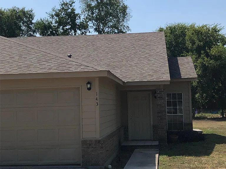 143 Highview Ln — Photo 2
