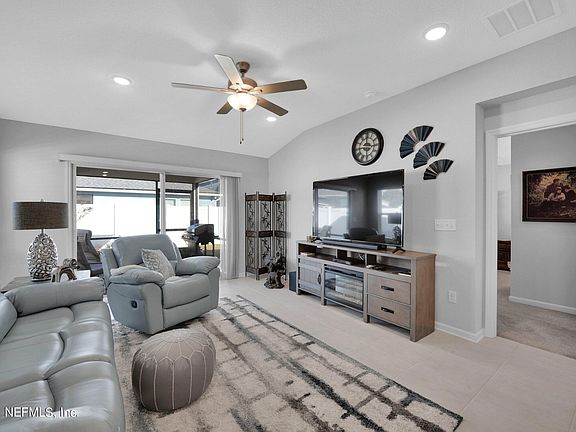 5th image of 12035 Heyler St