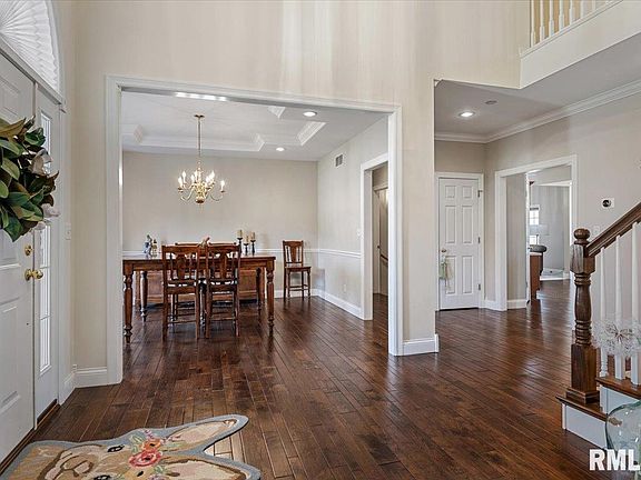 3rd image of 2612 Dickens Dr