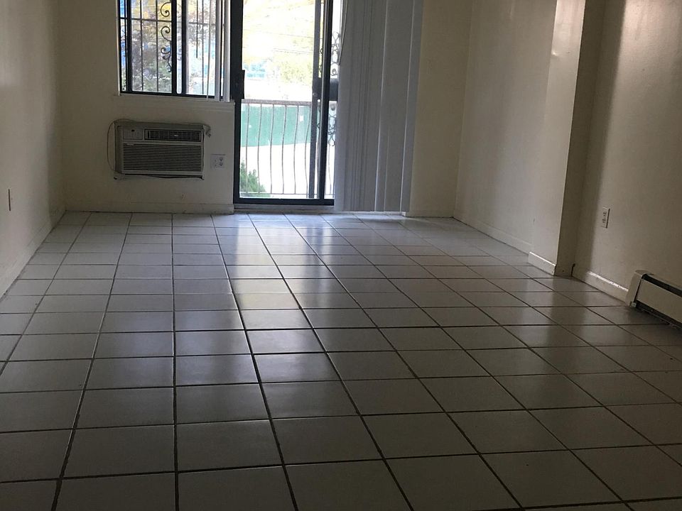 1st image of 8222 Parsons Blvd APT 3