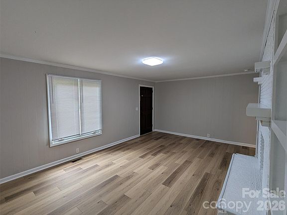 5th image of 1203 W Crowell St