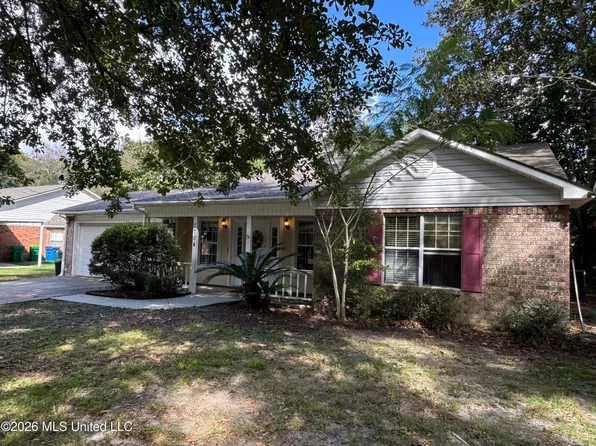 1704 Seagull Ave, Ocean Springs, MS 39564