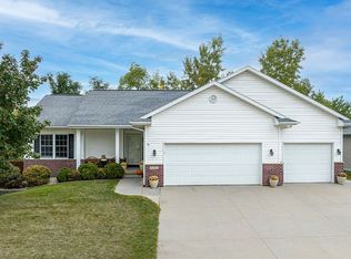 2502 Navajo Ave SW, Cedar Rapids, IA 52404