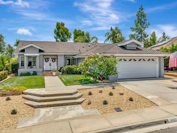 1141 Countrywood Ln, Vista, CA 92081