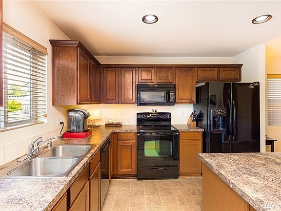 5th image of 4721 Leland St