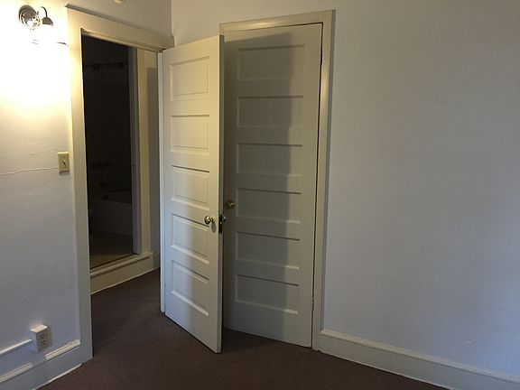 3rd image of 711 W Wisconsin Ave #13143100